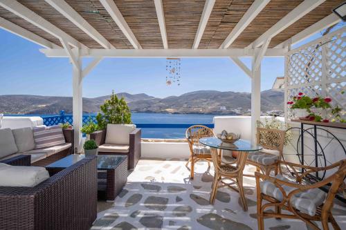 LOUNGE-POOL-MORNING-07 (1)
