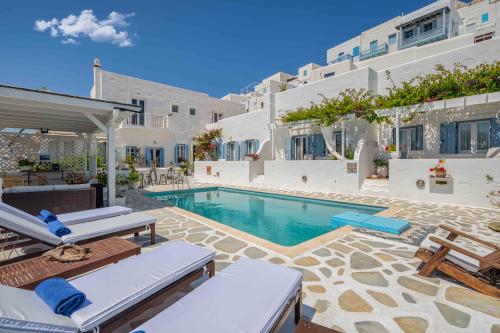 LOUNGE-POOL-MORNING-10